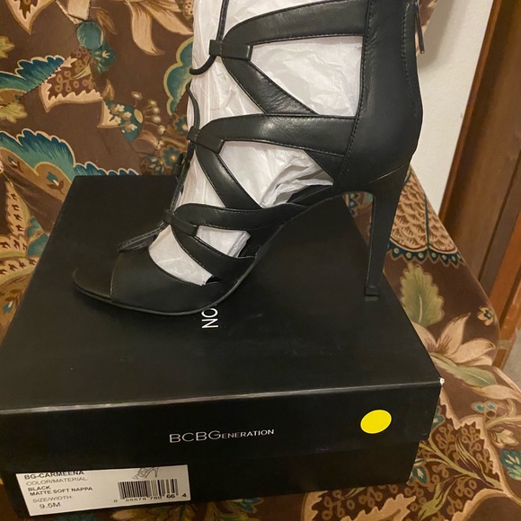 BCBG Latte Matte Soft NAPPA - Picture 1 of 3